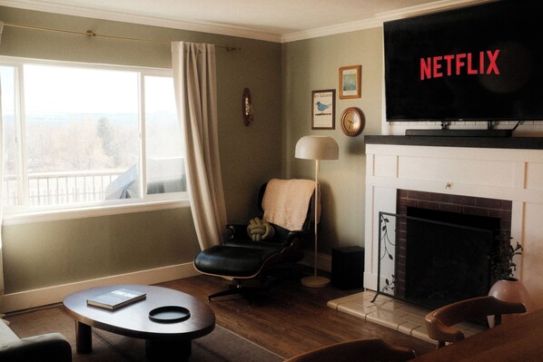 Smart TV, books, music library, stereo