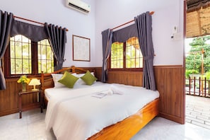 Dubbelrum för familj - balkong - utsikt mot trÀdgÄrden | Vardagsrum