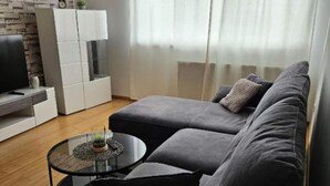 Living room - Apartment Mila - Zagreb - One Bedroom Apartment (Zagreb)