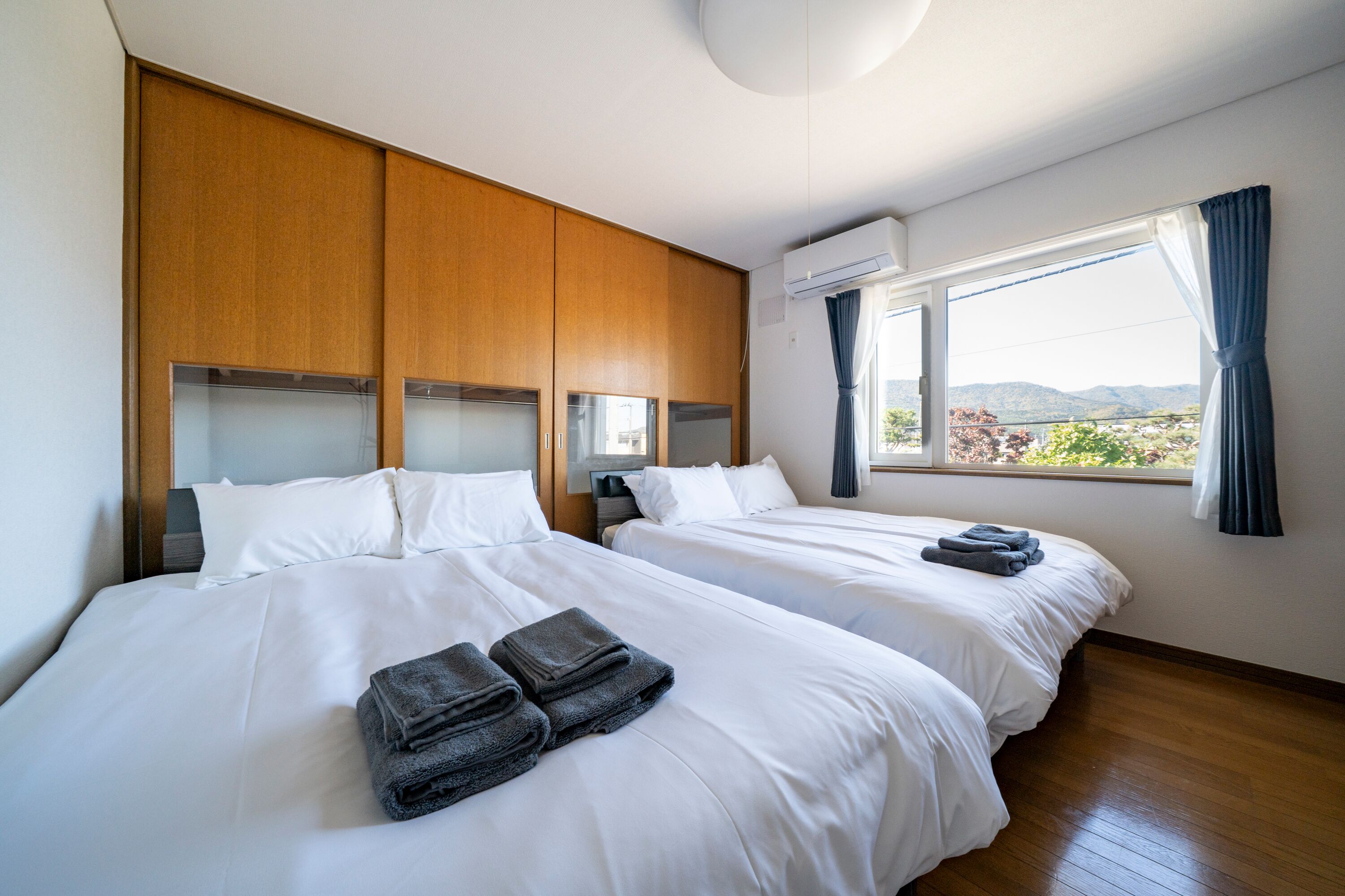 Iron/ironing board, free WiFi