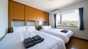 Iron/ironing board, free WiFi