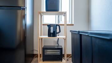 雪櫃、微波爐、電飯煲、小烤箱