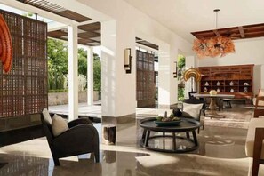 المنشأة من الداخل