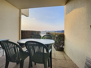 Outdoor dining - ARZON, port du Crouesty - Apartment T 2 39.m2. 4 travelers (Arzon)