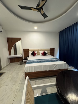 Superior Double Room, City View | Desk, soundproofing, iron/ironing board - Basant Haveli (Roorkee)