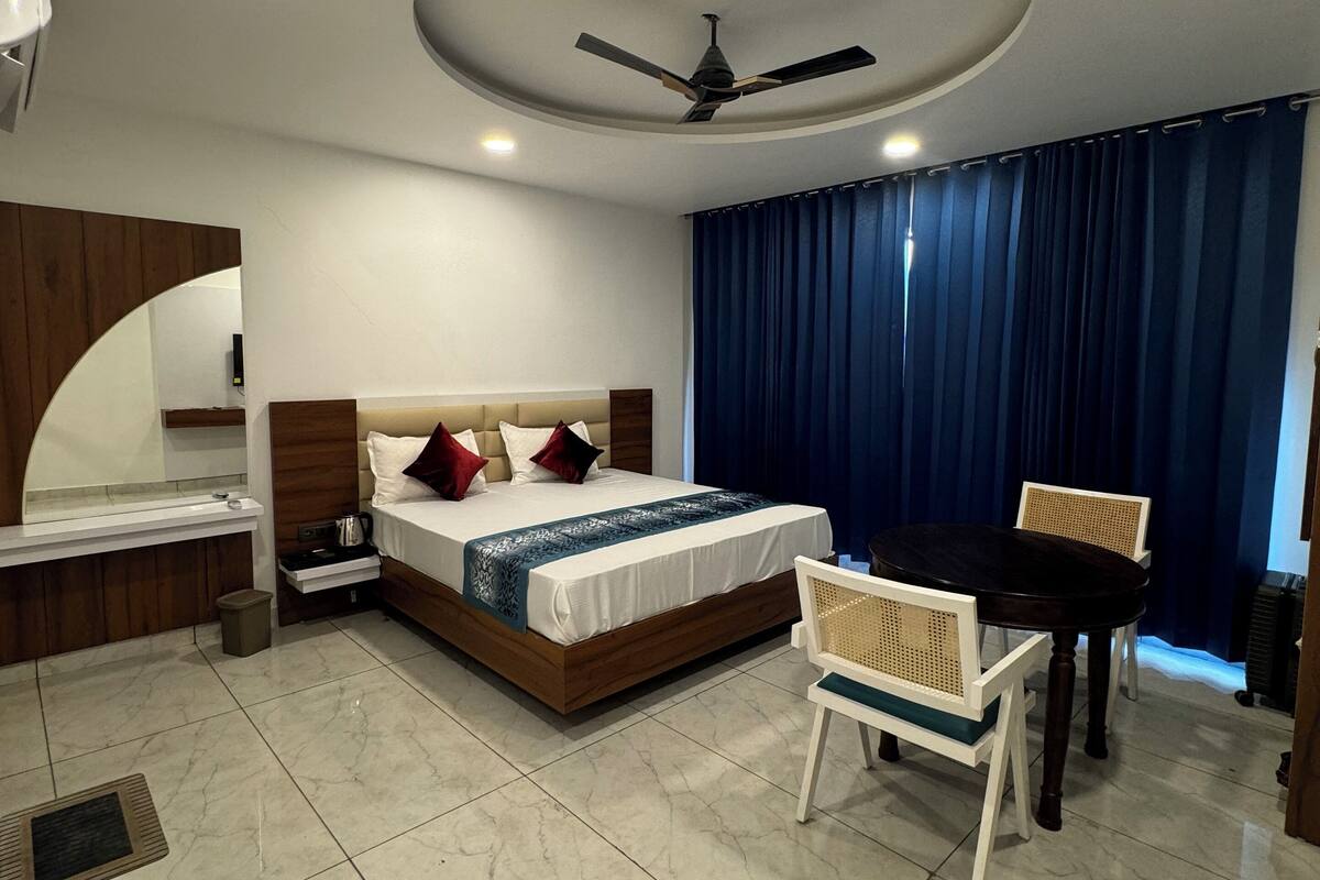 Suite | Escrivaninha, ferros/tábuas de passar roupa