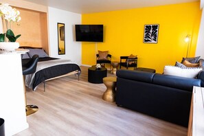 Tabla de planchar con plancha, wifi y ropa de cama 