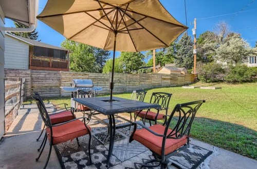 Spacious 4BR Retreat Sleeps 10 Family-Friendly