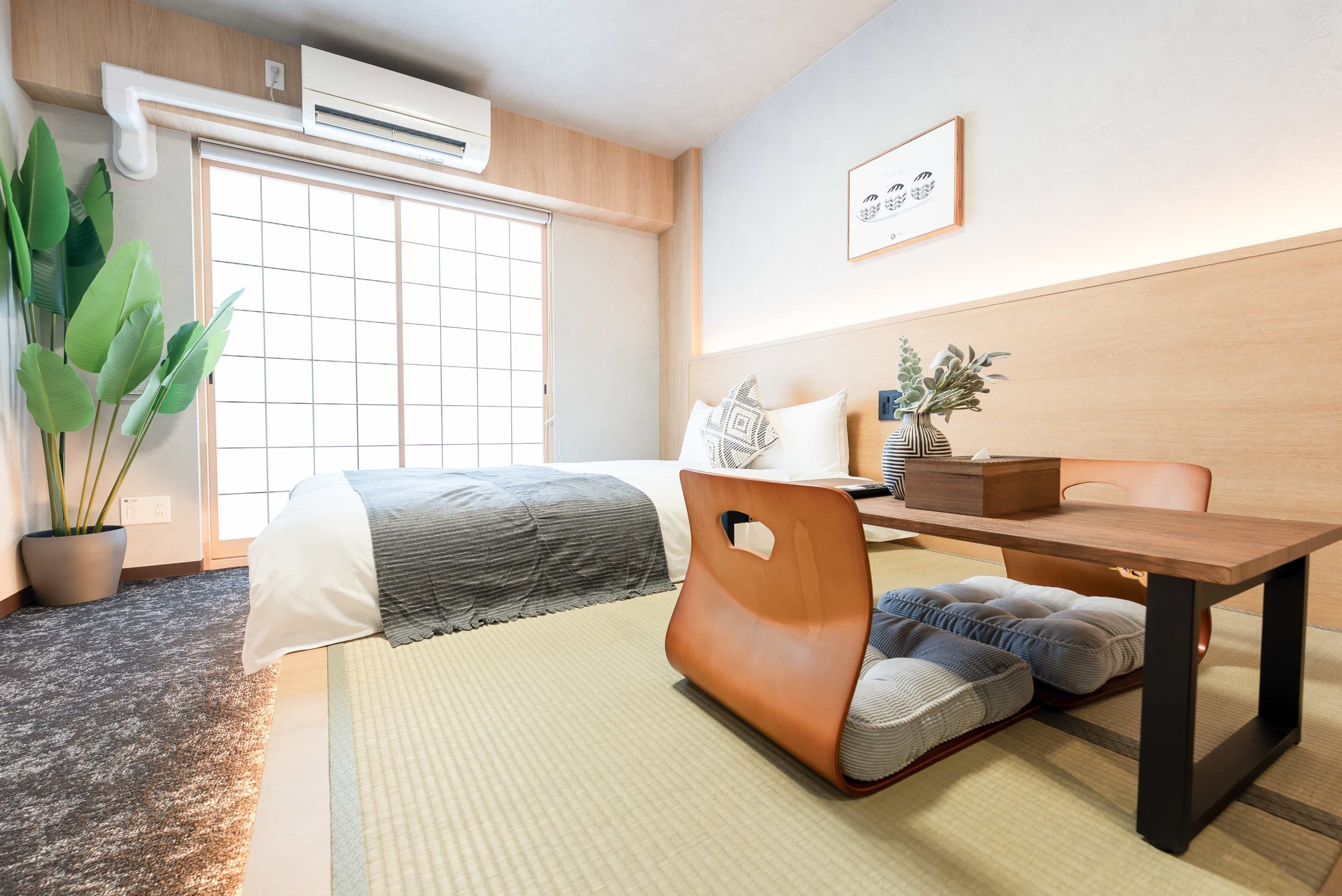 Laptop workspace, blackout drapes, free WiFi