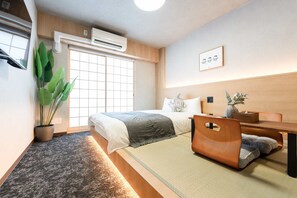 ノートパソコン用作業スペース、遮光カーテン、WiFi (無料)