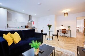 Living area - Hybrid Resi - Mitcham Close to Tooting and Wimbledon (London)