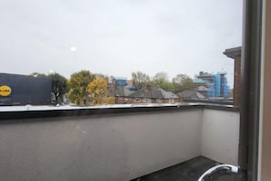 Cribs/infant beds - Hybrid Resi - Mitcham Close to Tooting and Wimbledon (London)