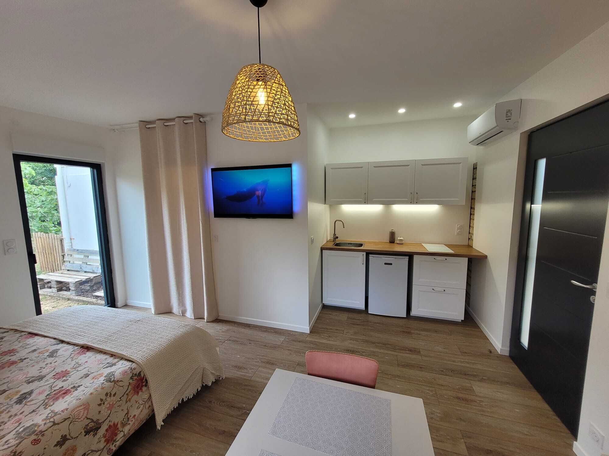 Internet, bed sheets