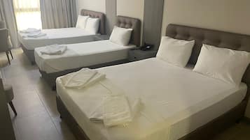 Family Suite | In-room safe, soundproofing, free WiFi