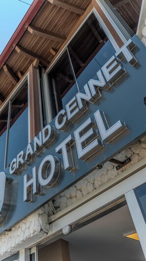 A hotel sign with the name 'GRAND CENNET HOTEL'. - Grand Cennet Beach Hotel (Edremit)