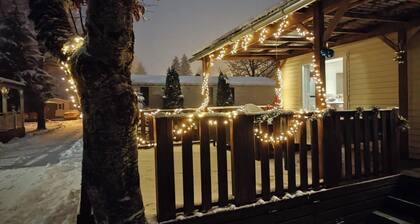 Attractive fully-equipped mobile home sleeps 4