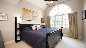 4 bedrooms, iron/ironing board, free WiFi, bed sheets