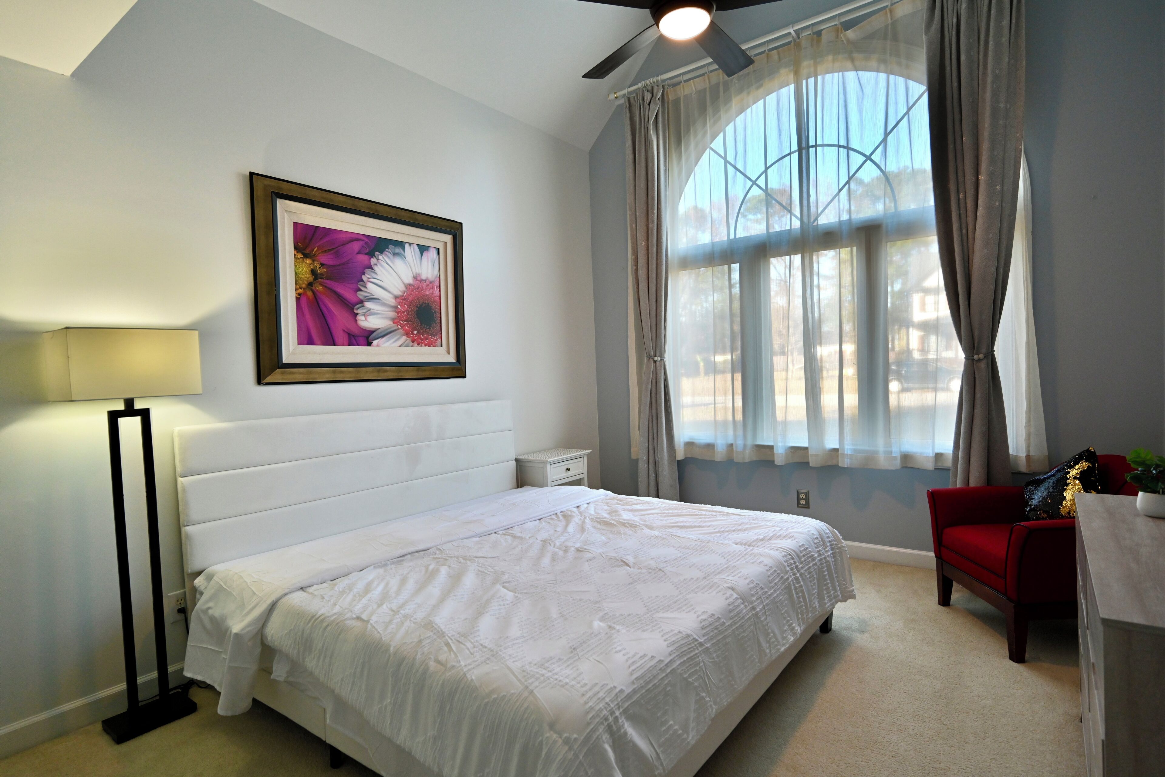 4 bedrooms, iron/ironing board, free WiFi, bed sheets