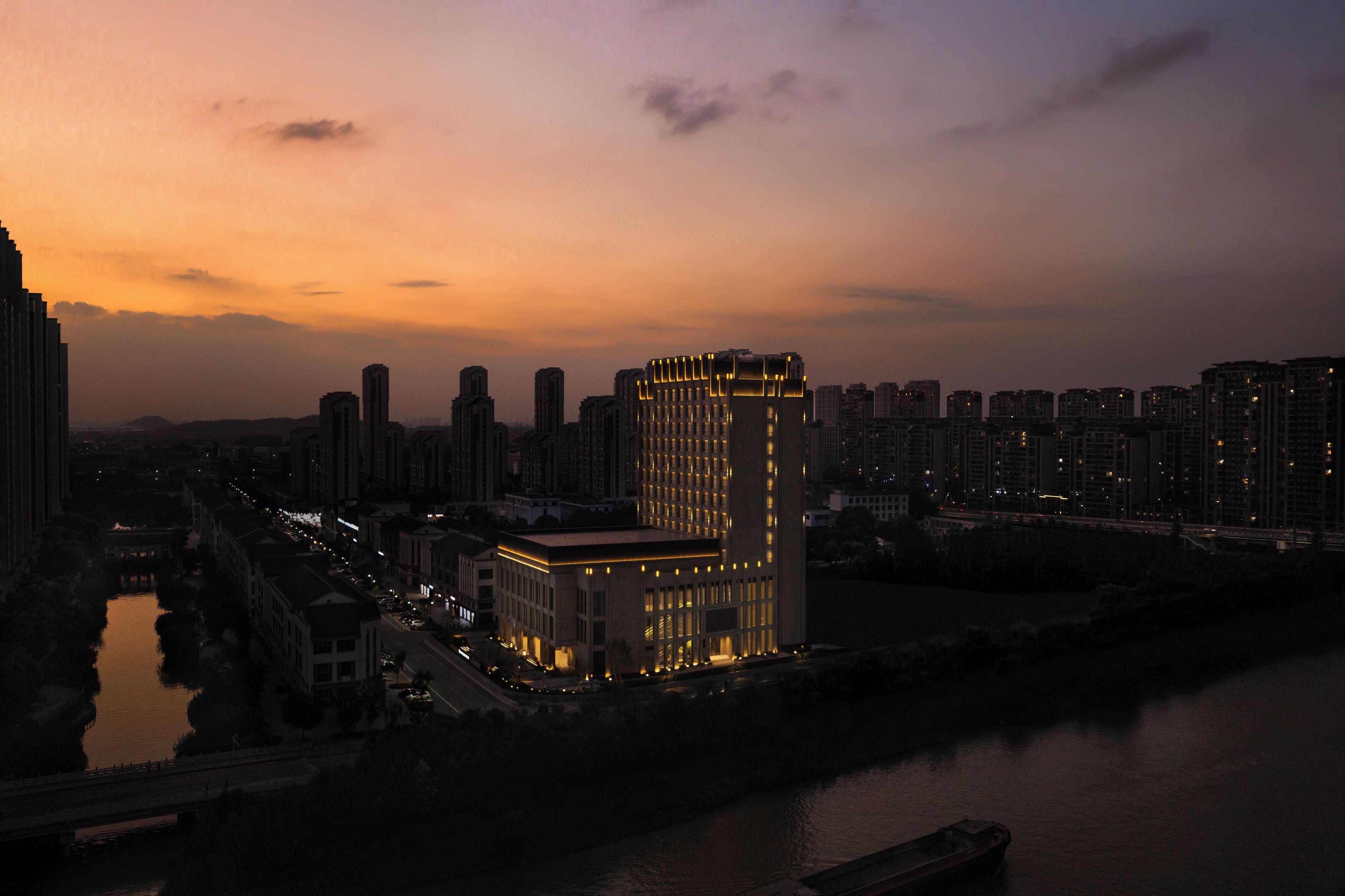 المنشأة من الخارج