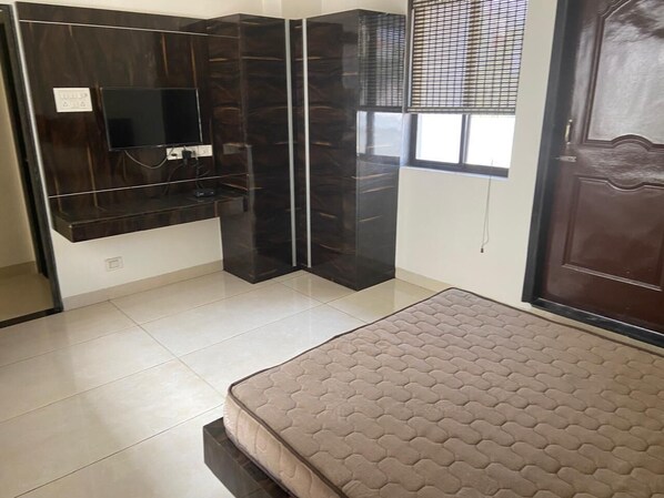 Deluxe Double Room | Free WiFi