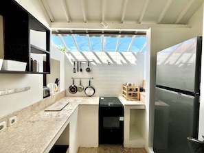 Refrigerador, cafetera/tetera, tetera/pava eléctrica