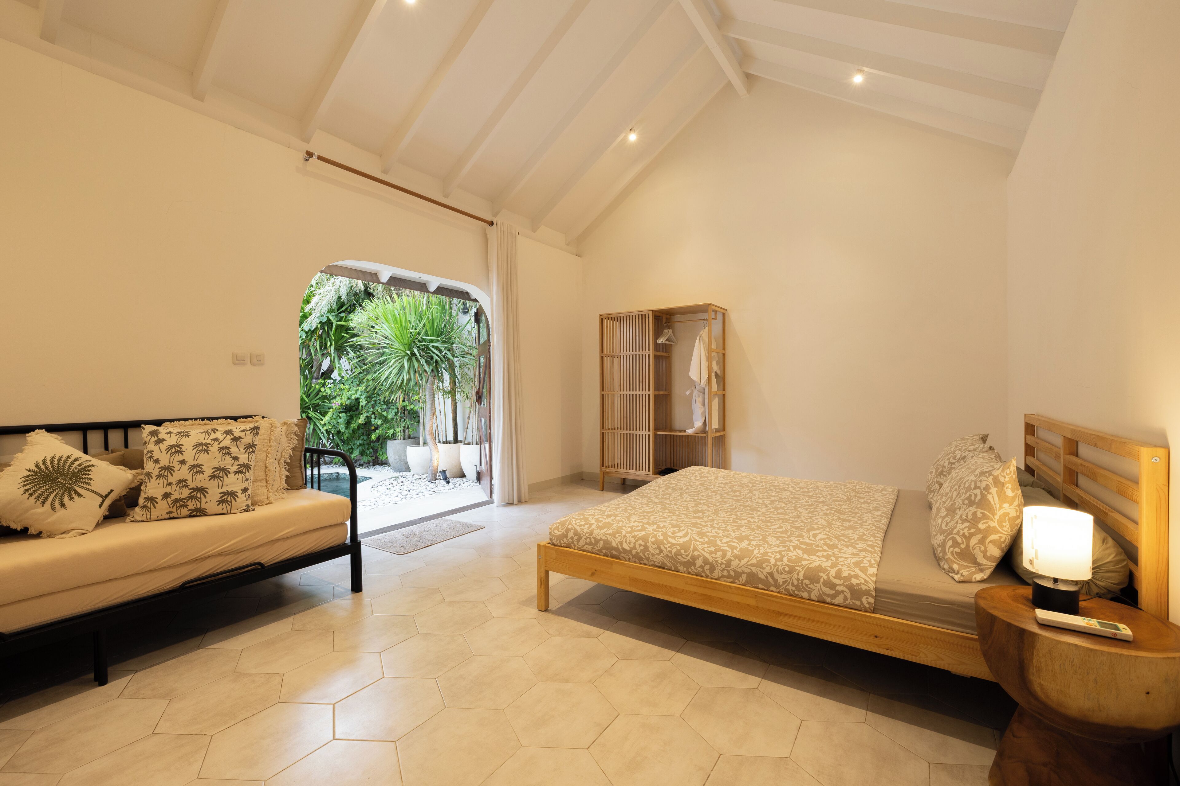 Biệt thự, 2 phòng ngủ, quang cảnh hồ bơi | Két bảo mật tại phòng, bàn ủi/dụng cụ ủi quần áo, bộ trải giường 