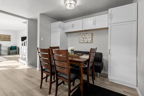 Dining - Cheer & Chill - 4 BR Home Steps from Lambeau! (Green Bay)