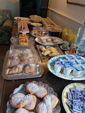 Tägliches inbegriffenes Frühstücksbuffet