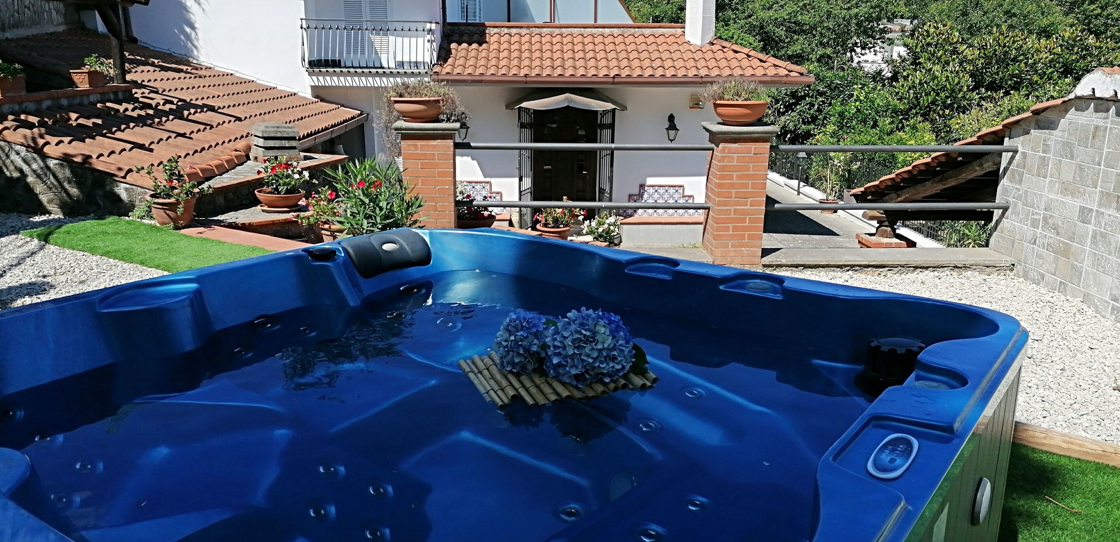 Private spa tub