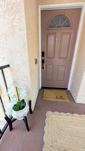 Exterior detail - Modern Poolside 2-bd 2-ba Condo with Balcony (San Diego)