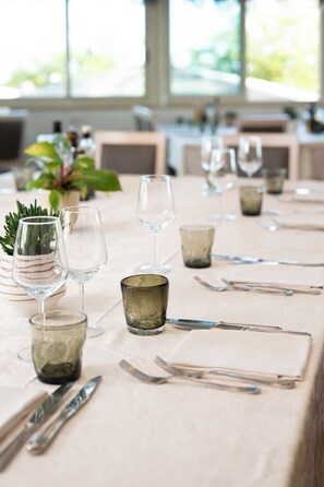 Lunch and dinner served, ocean views  - Hotel Lady Mary (Milano Marittima)