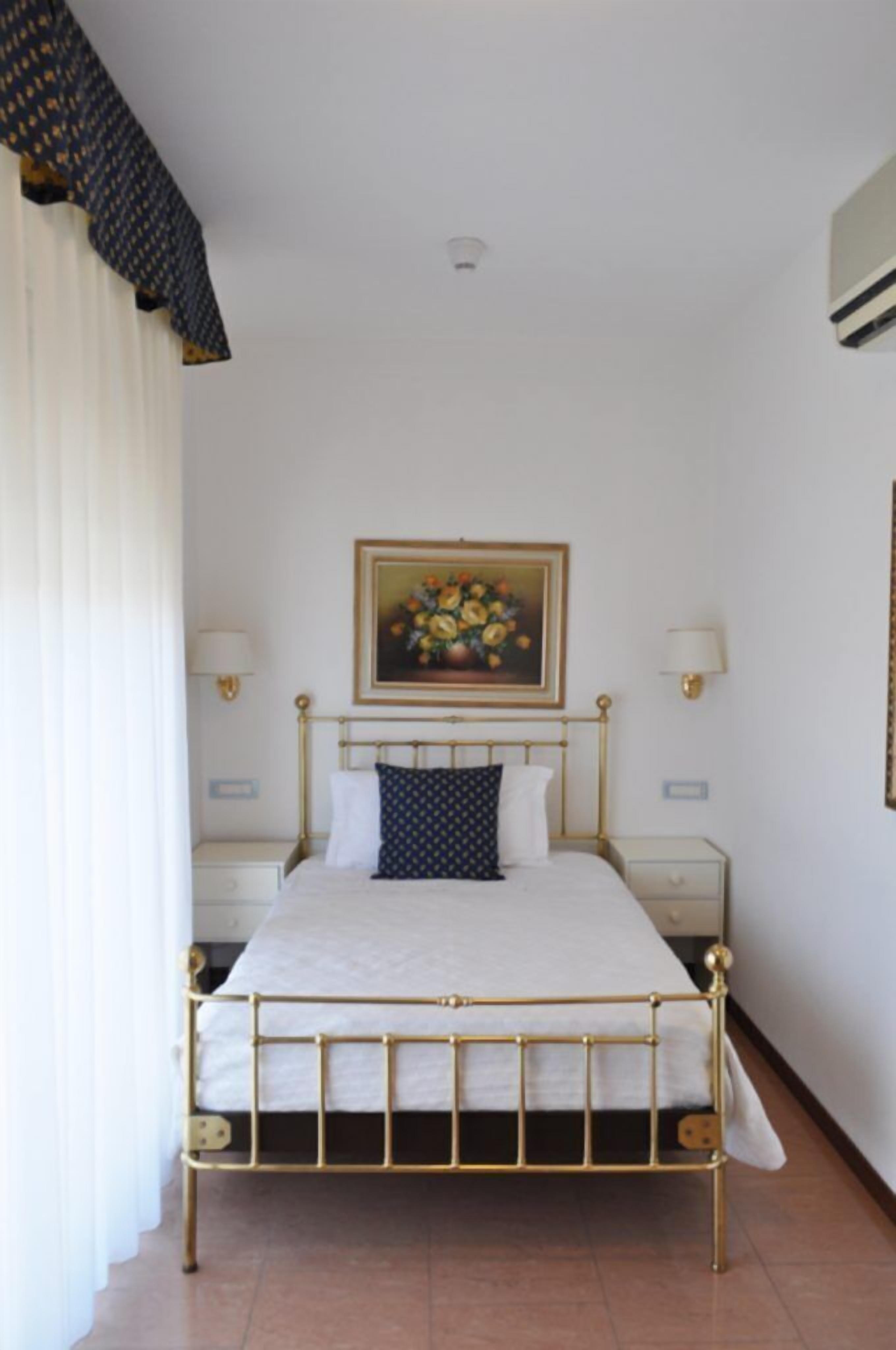 Standardenkeltværelse - balkon - havudsigt | Pengeskab på værelset, skrivebord, gratis Wi-Fi