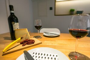 Dining - Sunny Bijou Studio • Ski-in, Ski-out • Queen Bed (Wengen)