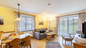 Fernseher, Tischtennisplatte