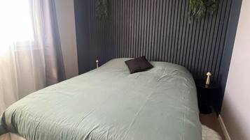 1 bedroom, iron/ironing board, WiFi, bed sheets