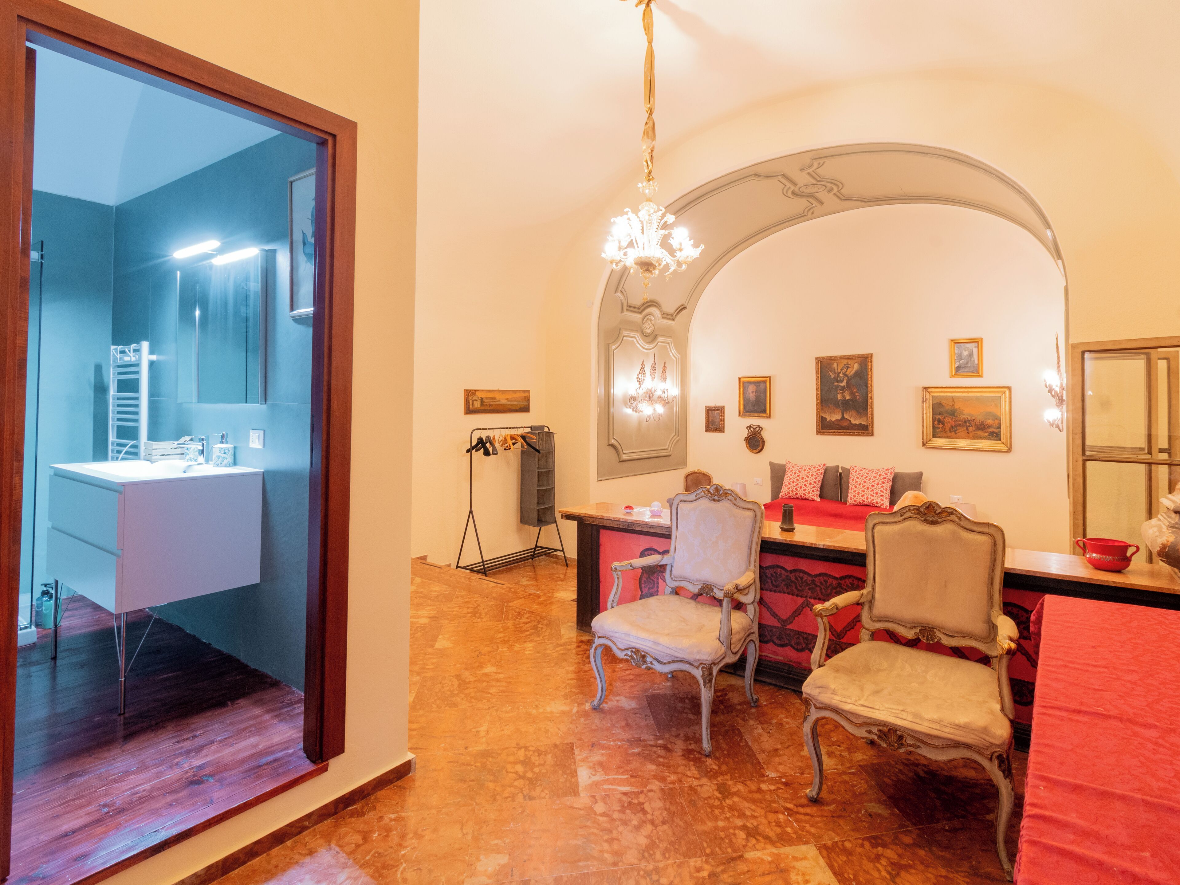 Kamar Double atau Twin Superior, 1 Tempat Tidur Queen, kamar mandi pribadi | Selimut bulu angsa, minibar, dan brankas