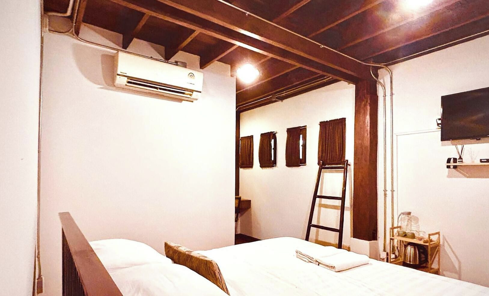 1 bedroom, internet, bed sheets