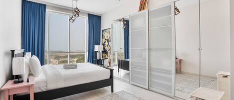 2 室のベッドルーム、セーフティボックス (室内)、アイロン / アイロン台、WiFi (無料)