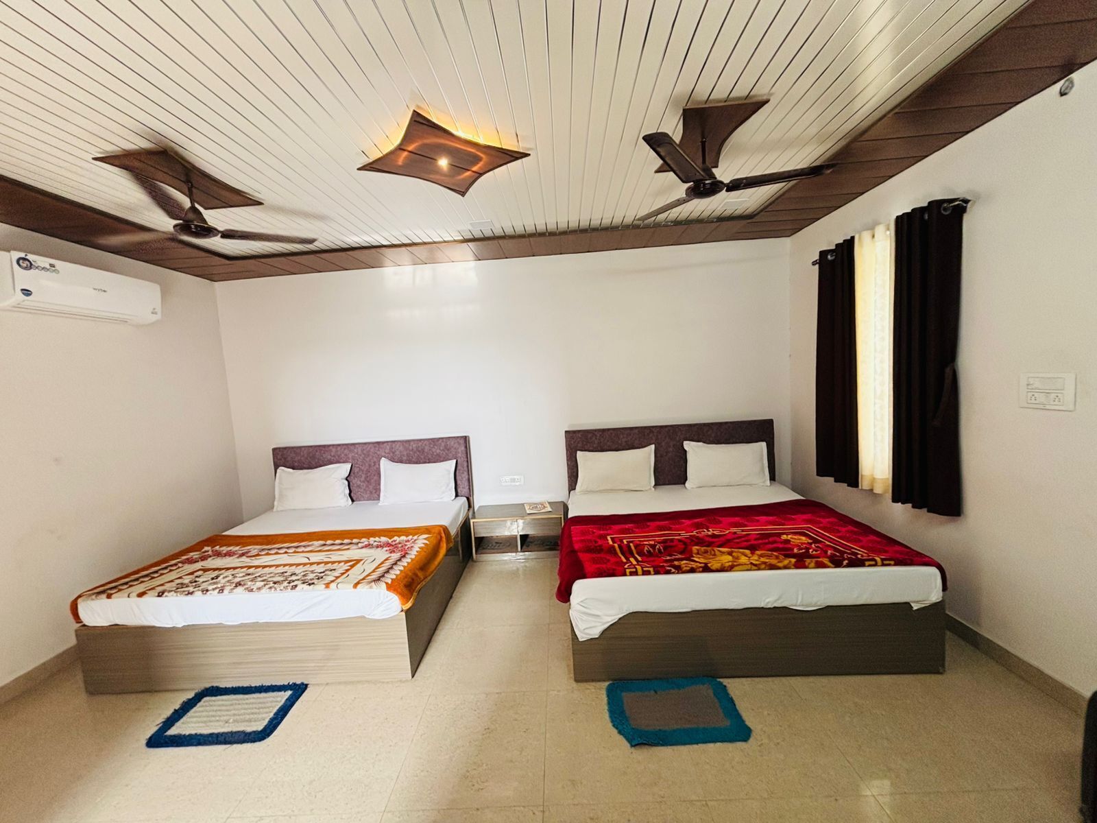 Perhehuone, ilmastointi | Työpöytä, kannettavalle tietokoneelle sopiva työtila, ilmainen Wi-Fi