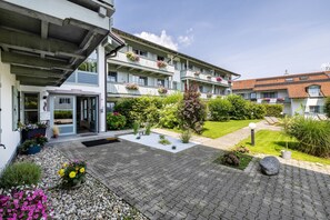 Exterior - Apartment 'Fewo Brünnstein - Room 55' with Mountain View, Garden and Wi-Fi (Oberaudorf)