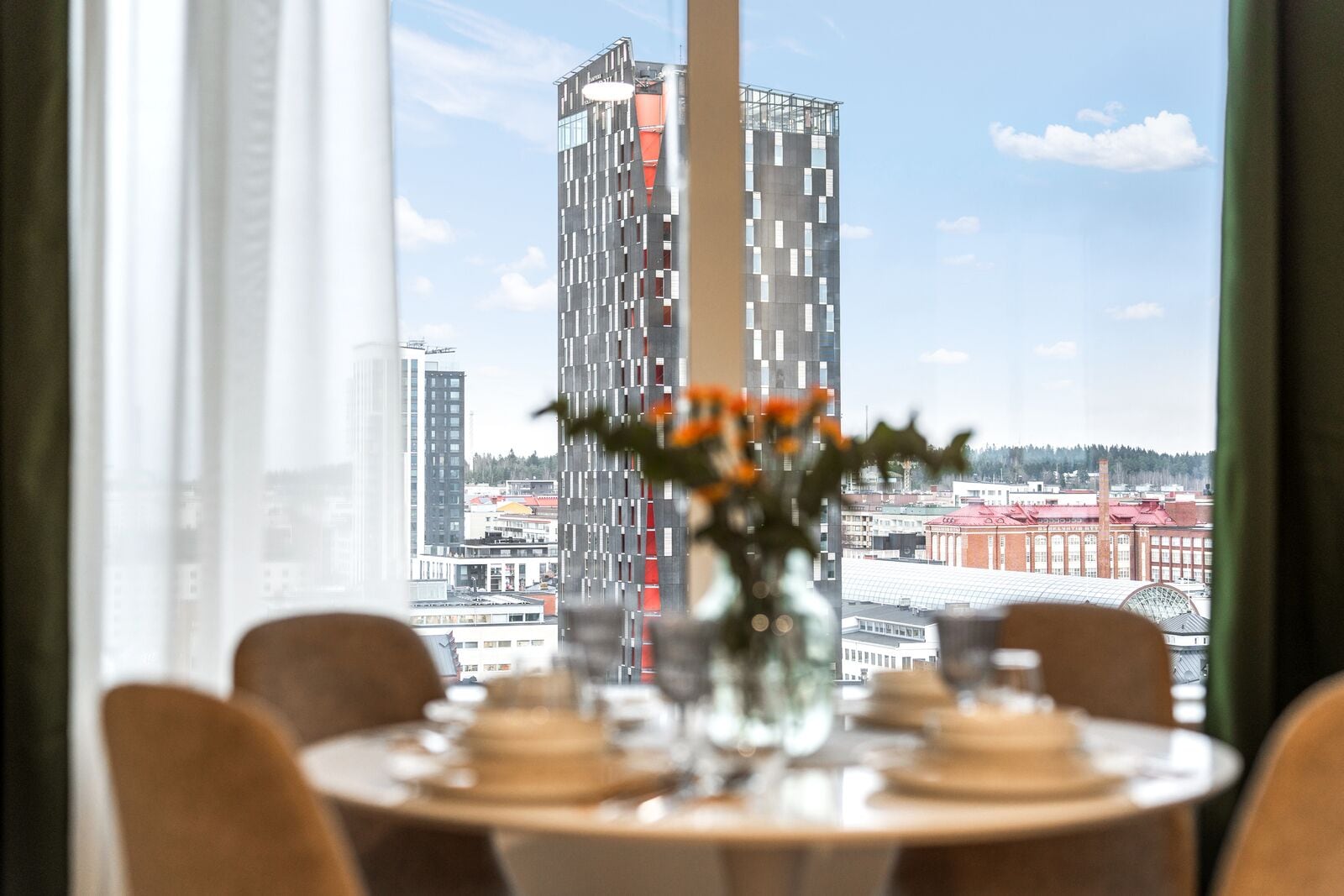 Deluxe Condo, 1 Queen Bed with Sofa bed, Kitchen, City View | In-room dining