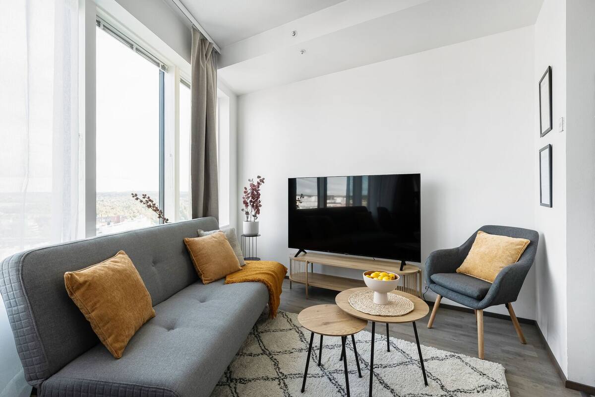 Superior Studio, 1 Queen Bed with Sofa bed, Kitchen, City View | Individually decorated, individually furnished, desk, laptop workspace