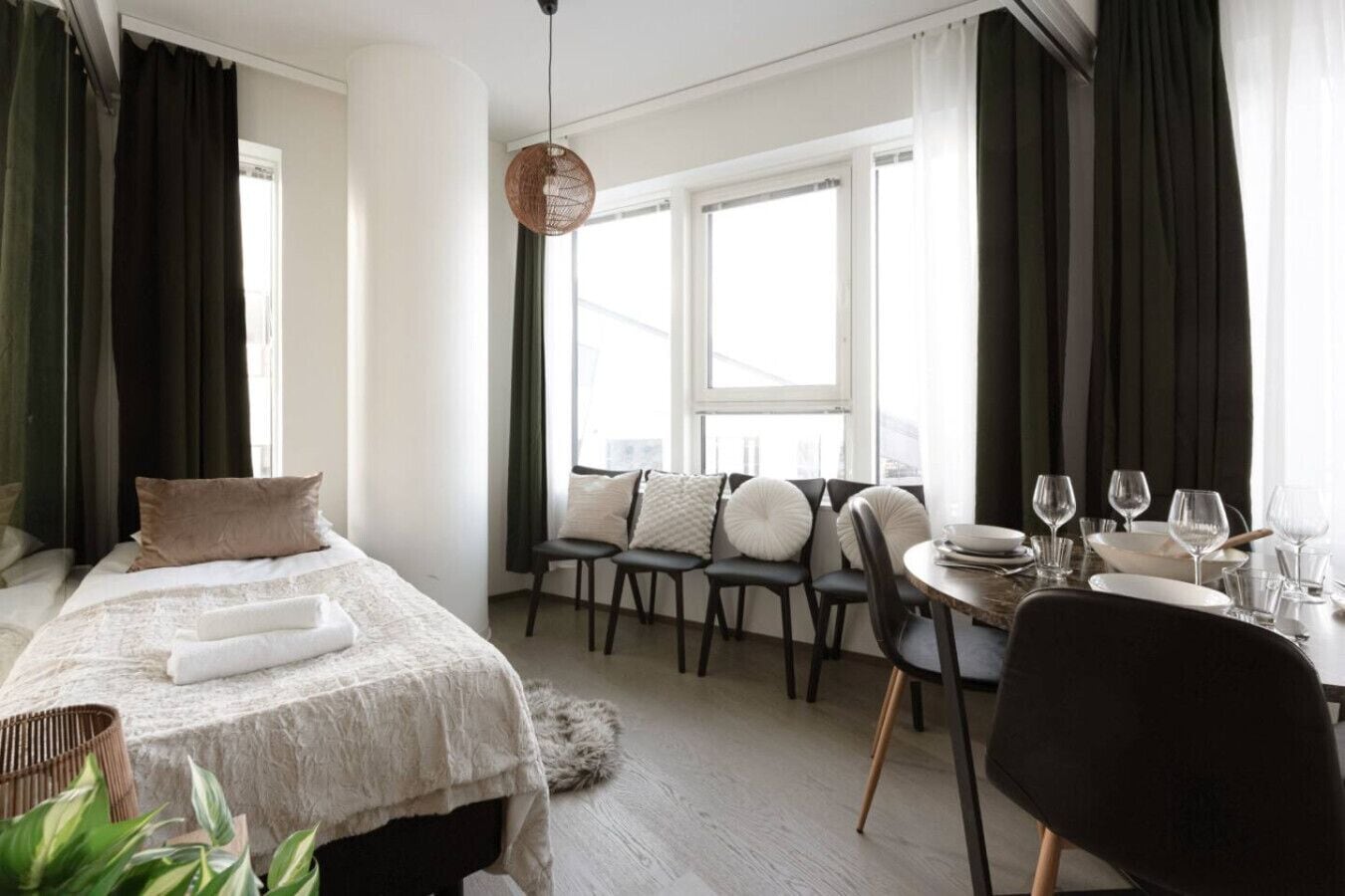 Deluxe Condo, 2 Bedrooms, City View | Dining room