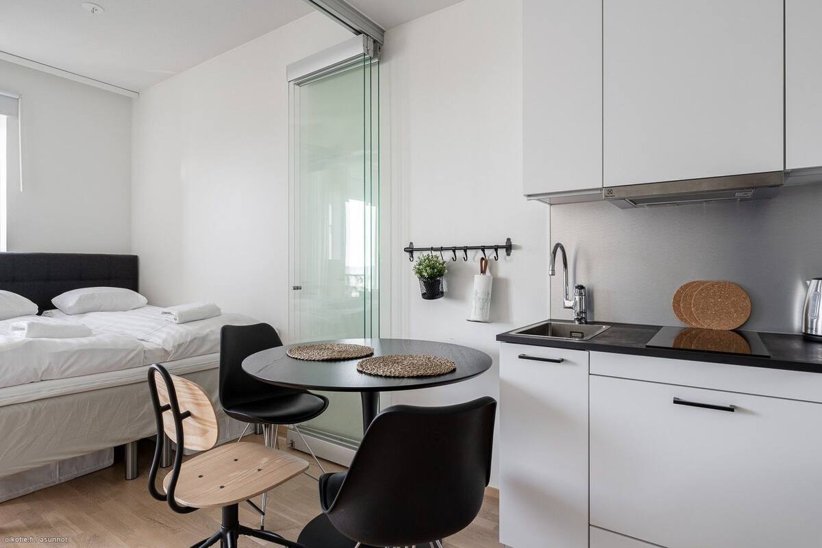 Superior Studio, 1 Queen Bed with Sofa bed, Kitchen, City View | Individually decorated, individually furnished, desk, laptop workspace