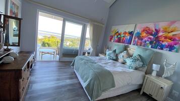 6 bedrooms, iron/ironing board, internet, bed sheets