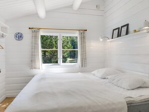 3 bedrooms, Internet