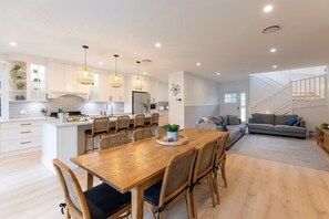 Interior - Luxury Coastal Group Retreat • 6 Beds • 3 Dwellings • 4 Baths (Pearl Beach)
