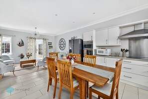 House (3 Bedrooms) | Bahagian dalam