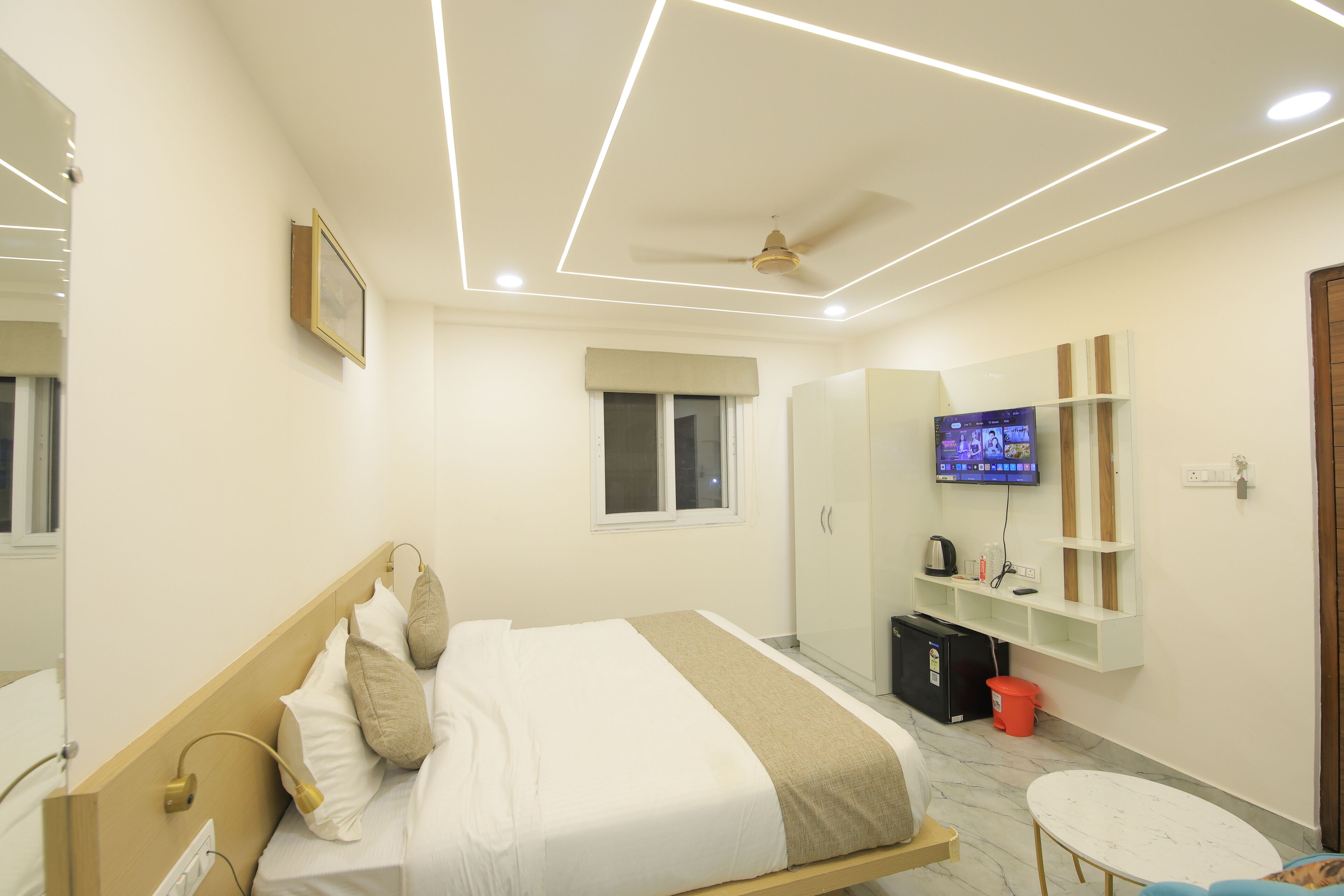 Luxury Double Room, Balcony, City View | Desk, laptop workspace, free WiFi