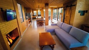 House, 2 Bedrooms, Accessible, Smoking | Living room - Castelinho Ibitipoca (Lima Duarte)